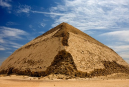 瞻仰历史 探秘全球十大金字塔