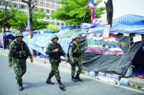 泰国军方宣布政变接管国家 英拉下落不明