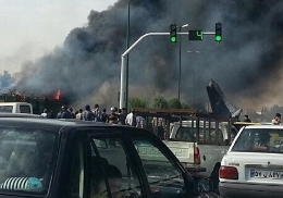 视频：伊朗客机在德黑兰机场附近坠毁