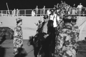 首批也门撤离同胞今抵京 系我军舰首次外国港口撤侨