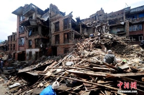 尼泊尔：大地震已致5844人遇难 1万余人伤