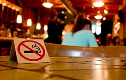 视野：餐馆、酒吧全部禁烟？很天真