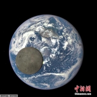 NASA卫星拍到月球与地球“贴面”景象