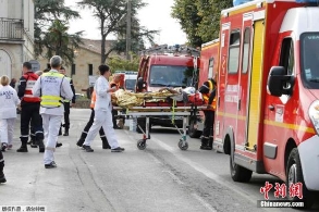 法国重大车祸致40余死 现场惨烈“像战场”