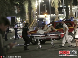 两中国公民受伤 以为是海啸