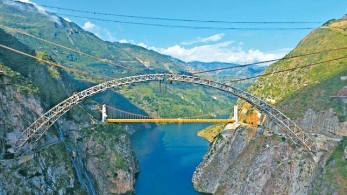 世界最高桥成功合龙 中国制造到底有多牛