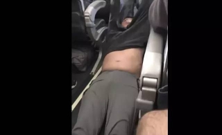 早新闻：暴力赶华裔乘客下机 美联航致歉
