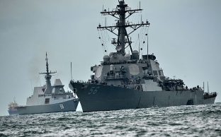 撞船事故频出美海军舰队全球范围暂停行动