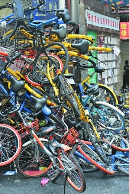 广州叫停新投放共享单车 旧车乱停将清理
