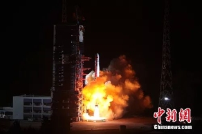 早新闻：嫦娥四号“鹊桥”中继星成功发射