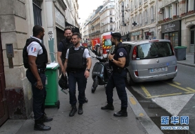 法国首都巴黎市中心发生一起人质劫持事件