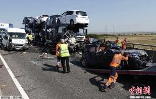德国发生特大交通事故 致4人死亡多人重伤