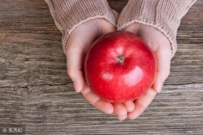 苹果虽然营养很丰富！但也讲究吃法和禁忌
