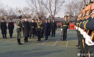 早新闻：习近平看望慰问北京国旗中队官兵