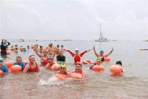 中国兴城海峡游泳马拉松启动张健曾创历史