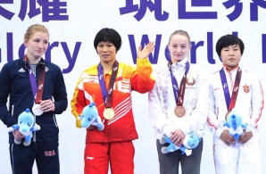 军运会女子自由式摔跤比赛 中国队斩获两金