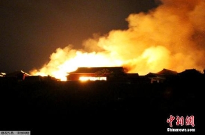 日本冲绳县首里城发生大火 正殿被大火吞噬