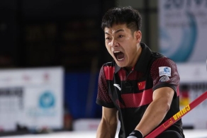 亚太冰壶赛中国男队四连胜居首 女队负韩国