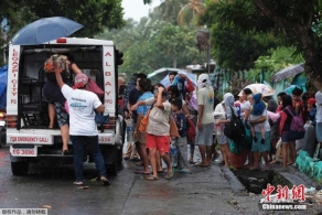 超强台风“北冕”侵袭菲律宾 至少11人死亡
