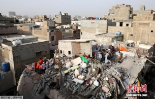 巴基斯坦居民楼倒塌事故 遇难人数升至18人