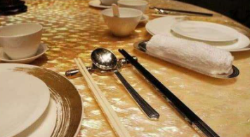 使用公筷公勺、分餐进食成为一种文明标配