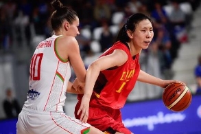 中国女篮大胜白俄罗斯晋级奥运正赛