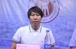 李铁为农村体育教师授课 中国足球有希望