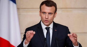 法国总统马克龙任命让·卡斯泰为法国新总理