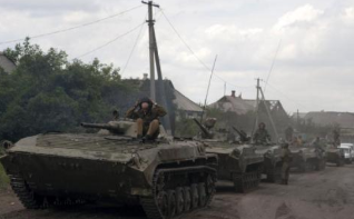 俄媒：乌克兰政府军在乌东与民间武装交火