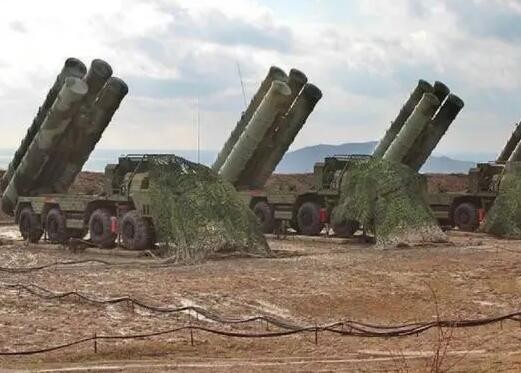 乌克兰决定延长战时状态 俄导弹摧毁乌装甲车维修车间