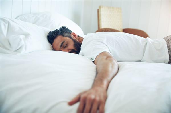 研究发现：周末睡懒觉能降低抑郁风险