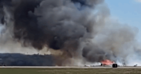 美国航展飞机相撞坠毁事故致6人死亡