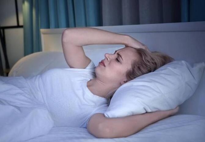 胸闷、被憋醒、凌晨总是醒来…睡觉时6个异常或是疾病来袭