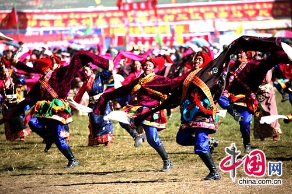 藏文化的传统盛会 青海玉树