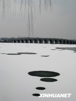 北京降下初春的第一场雪 颐和园美景如画 [组图]