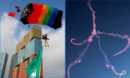 空军跳伞队为澳门同胞献艺庆回归10周年