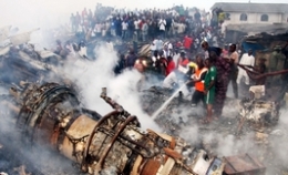 尼日利亚一架载153人客机坠毁