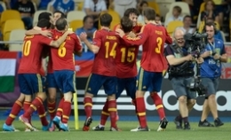 欧洲杯-西班牙4-0意大利首度卫冕 连夺三冠军