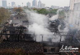 浙江宁波1300年历史老街区发生火灾