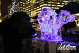 伦敦举办冰雕艺术节