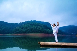 瑜珈与孔雀湖的一次美丽邂逅