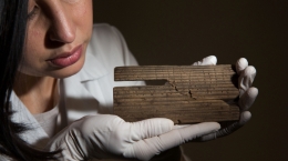 英国最古老手写文件出土 距今近两千年