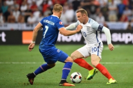 欧洲杯1/8决赛：英格兰被冰岛逆转 众星落寞