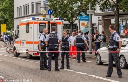 德国罗伊特林根市发生持刀砍人事件致1死2伤