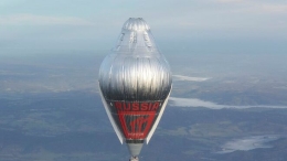 俄65岁冒险家乘热气球绕地球破纪录