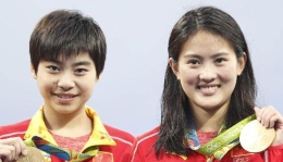 十米跳台 中国女双夺冠