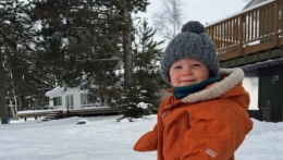 厉害了宝宝！加拿大1岁男孩掌握滑雪技能