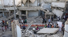 叙利亚：废墟上的长桌盛宴