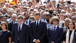 巴塞罗那举行恐袭遇难者默哀仪式 西班牙政要到场