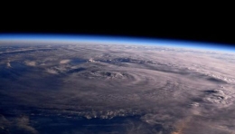 震撼!国际空间站宇航员拍摄飓风
